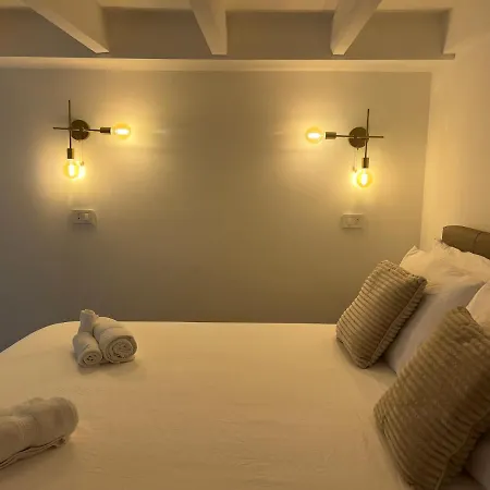 Regina In Porta Romana 3 - Sky Tv, Wifi & Breakfast Box Apartment Milan