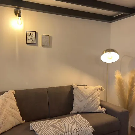 Regina In Porta Romana 3 - Sky Tv, Wifi & Breakfast Box * Milan