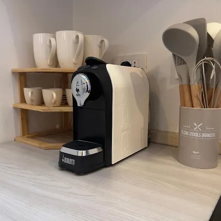 Regina In Porta Romana 3 - Sky Tv, Wifi & Breakfast Box Apartment Milan