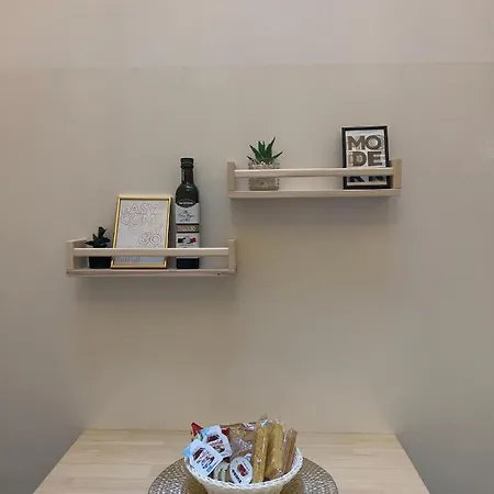 Regina In Porta Romana 3 - Sky Tv, Wifi & Breakfast Box