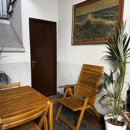 Regina In Porta Romana 3 - Sky Tv, Wifi & Breakfast Box