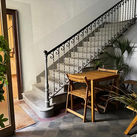 Apartment Regina In Porta Romana 3 - Sky Tv, Wifi & Breakfast Box *