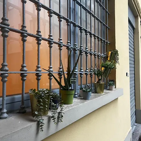 Regina In Porta Romana 3 - Sky Tv, Wifi & Breakfast Box *