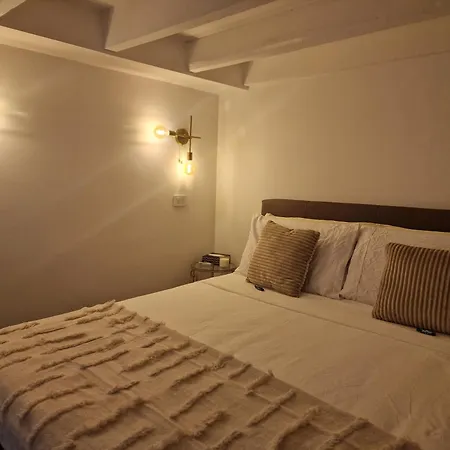 Apartment Regina In Porta Romana 3 - Sky Tv, Wifi & Breakfast Box Milan