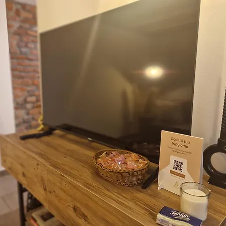 Regina In Porta Romana 3 - Sky Tv, Wifi & Breakfast Box * Milan