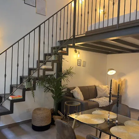 Appartamento Regina In Porta Romana 3 - Sky Tv, Wifi & Breakfast Box *