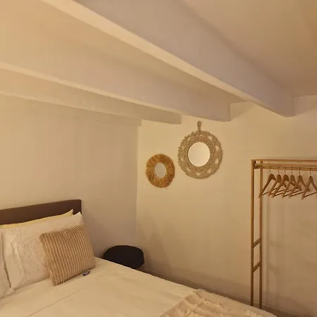 Appartamento Regina In Porta Romana 3 - Sky Tv, Wifi & Breakfast Box *