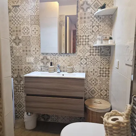 Regina In Porta Romana 3 - Sky Tv, Wifi & Breakfast Box Appartamento Milano